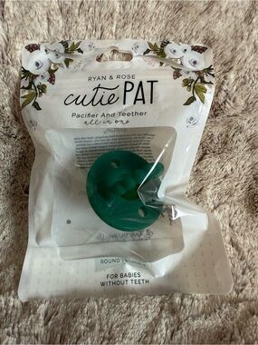 Ryan & Rose Cutie Pat Pacifier - Evergreen Color